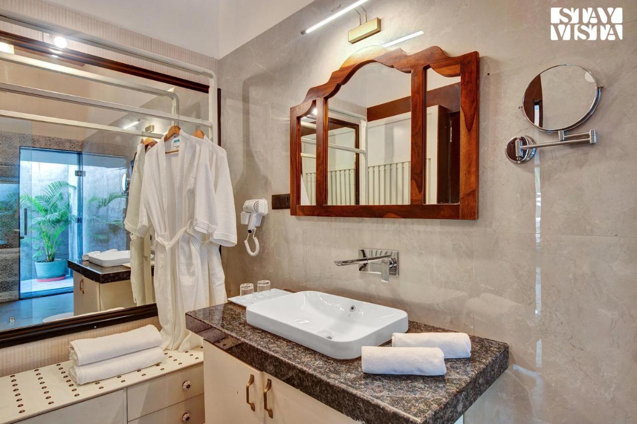 Stayvista'S The Earthen Boutique - City Escape With Spacious Pool, Terrace, Lawn & Indoor-Outdoor Games Udaipur Kültér fotó