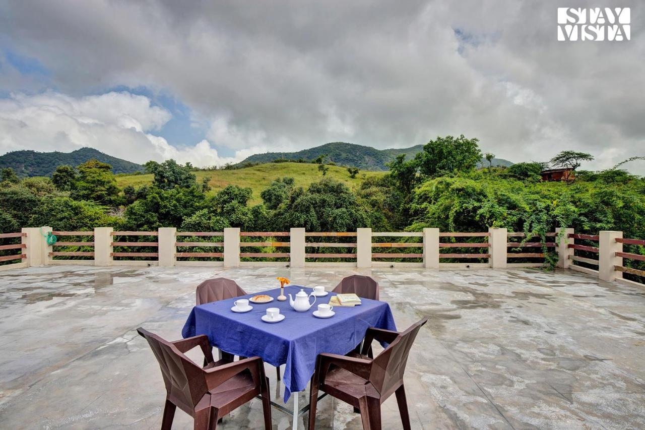Stayvista'S The Earthen Boutique - City Escape With Spacious Pool, Terrace, Lawn & Indoor-Outdoor Games Udaipur Kültér fotó